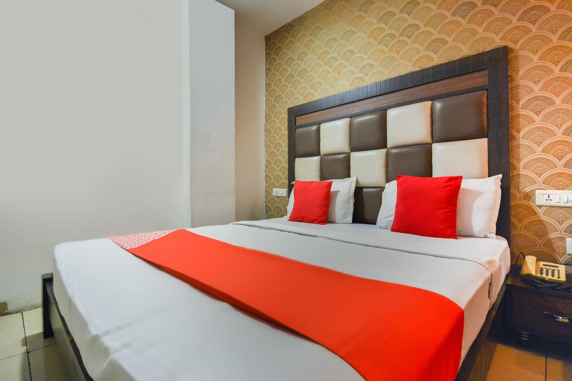 Hotel O Lexis Лудхиана Экстерьер фото